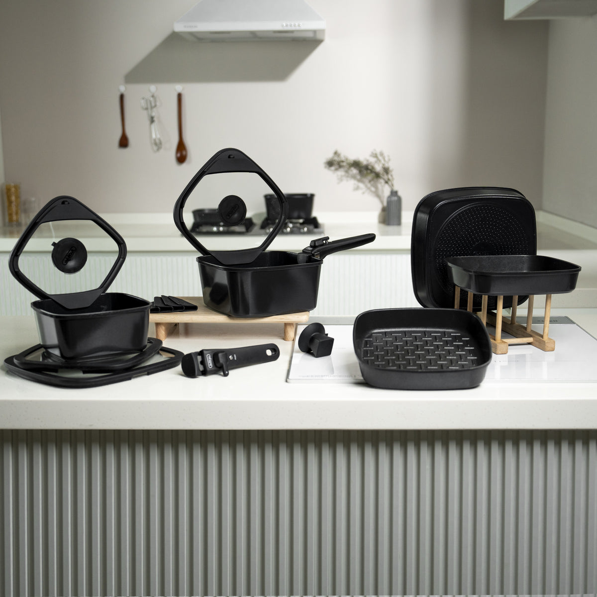 BOOHGLE 15-piece ceramic cookware set in Classic Black