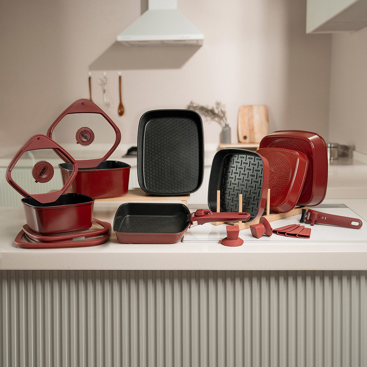 BOOHGLE 18-piece ceramic cookware set in Velvet Burgundy