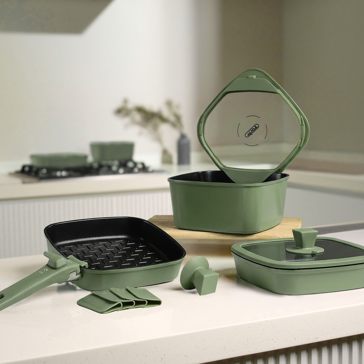 BOOHGLE 8-piece ceramic cookware set in Avocado Green