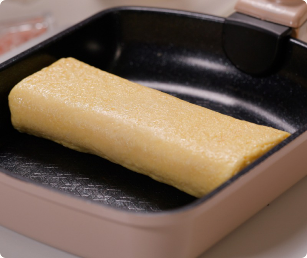 Rolled omelets: shape, heat + release.