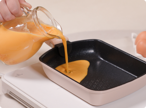 Rolled omelets: shape, heat + release.