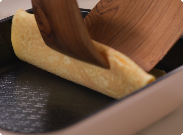 Rolled omelets: shape, heat + release.